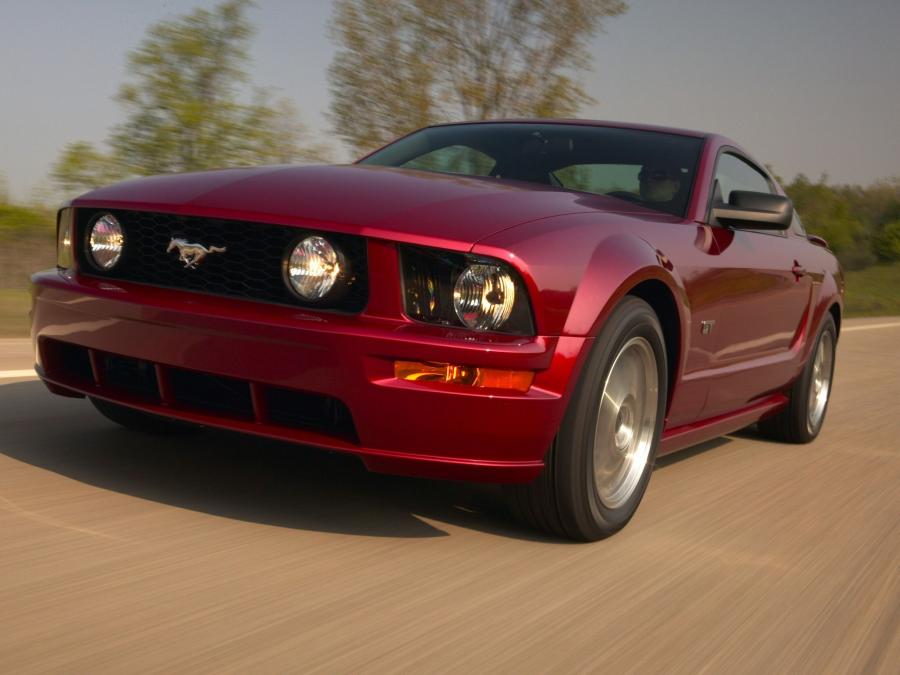  Ford Mustang GT 2005 года  (фото 187 из 209)